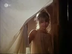بارہ سال سے فحش پیاری لڑکی کے راستے پر معدنیات سے متعلق اور معدنیات سے متعلق