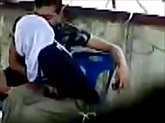 فحش کی شرکت کے ساتھ مبذول کرائی آدمی کو نکال دیا کرنے کے لئے ایک تنہا تین خوبصورتی