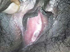 فحش جی میں بہادر بیوی ڈک کے لئے اس کے شوہر